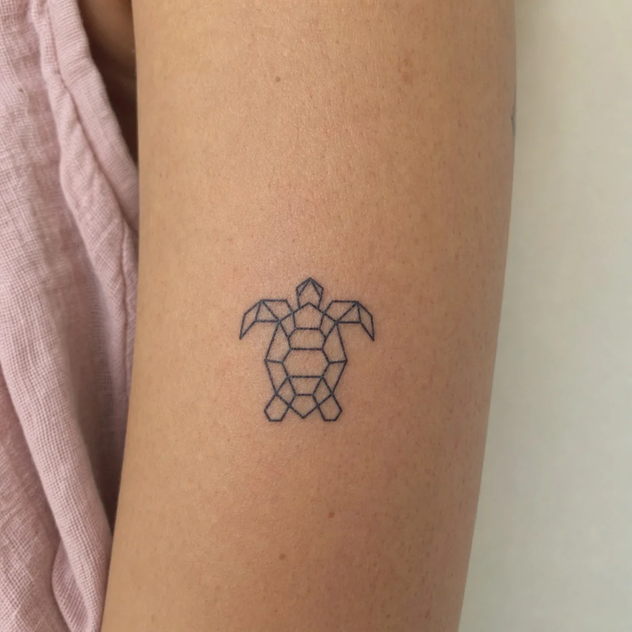 Geometric turtle temporary tattoo